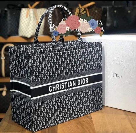 christian dior geanta|Genți Dior de vânzare .